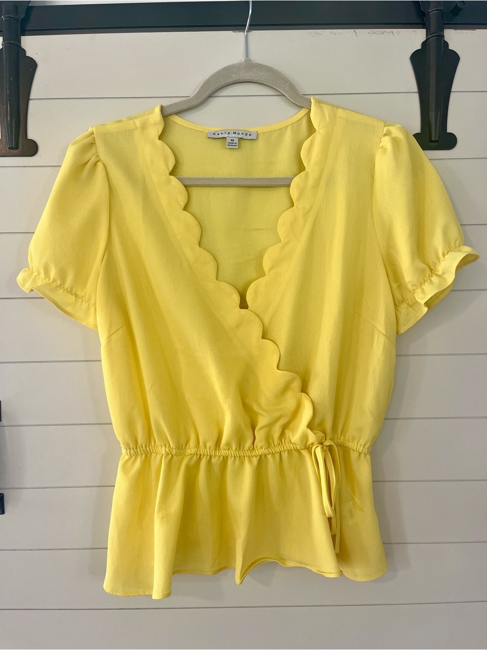 Haute Monde Yellow Scalloped Wrap Peplum Blouse Medium Spring Summer Flirty
